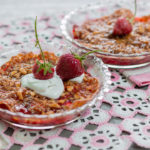 Genius Strawberry Lace-Cookie Crisp in individual pie pans