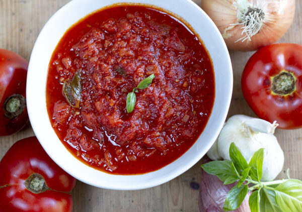 How to Make Fresh Tomato Sauce