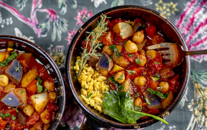 How to Use Your Pantry Ingredients: Mediterranean Aromatic Chickpea Stew