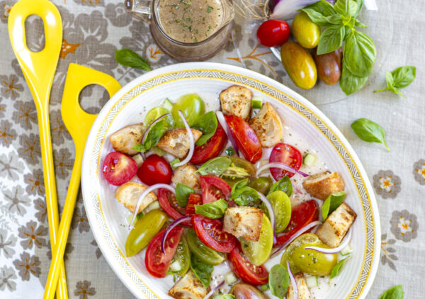 Summertime Panzanella Tomato Salad – you should be eating this right now!