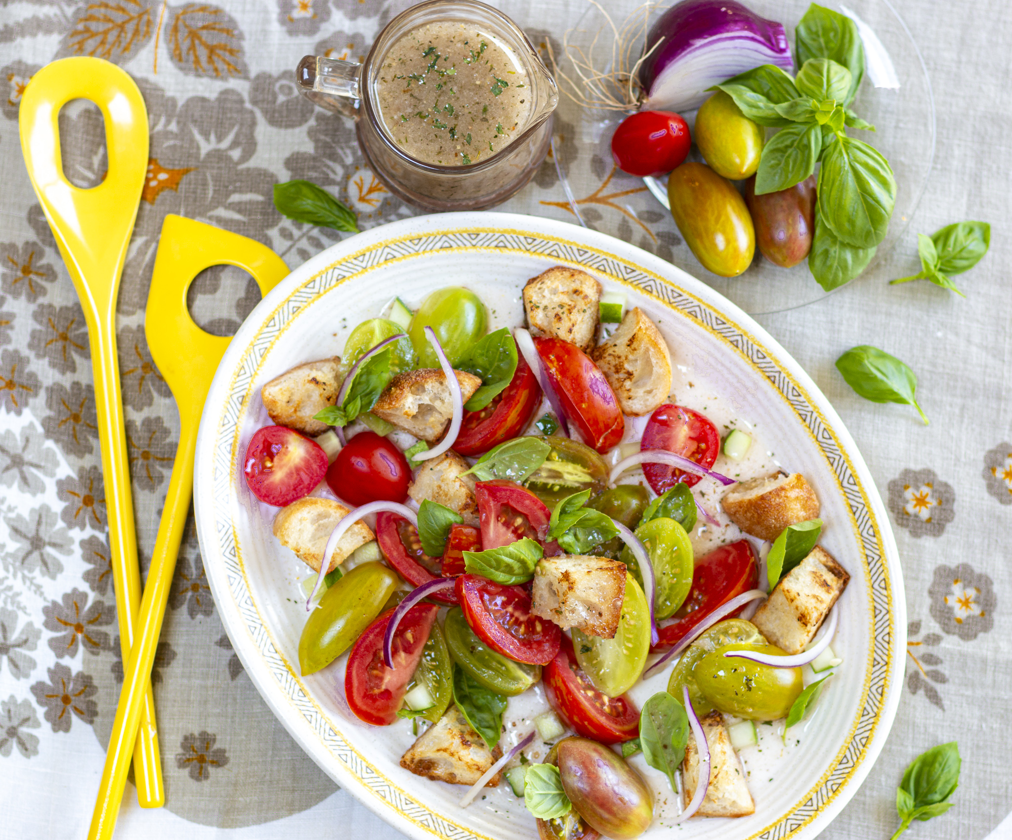 Summertime Panzanella Tomato Salad – you should be eating this right now!