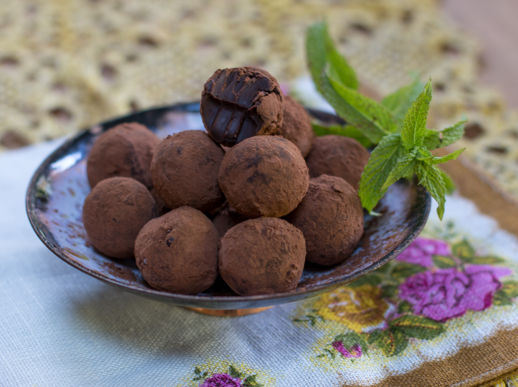 Fresh Mint Chocolate Truffles – Vegan