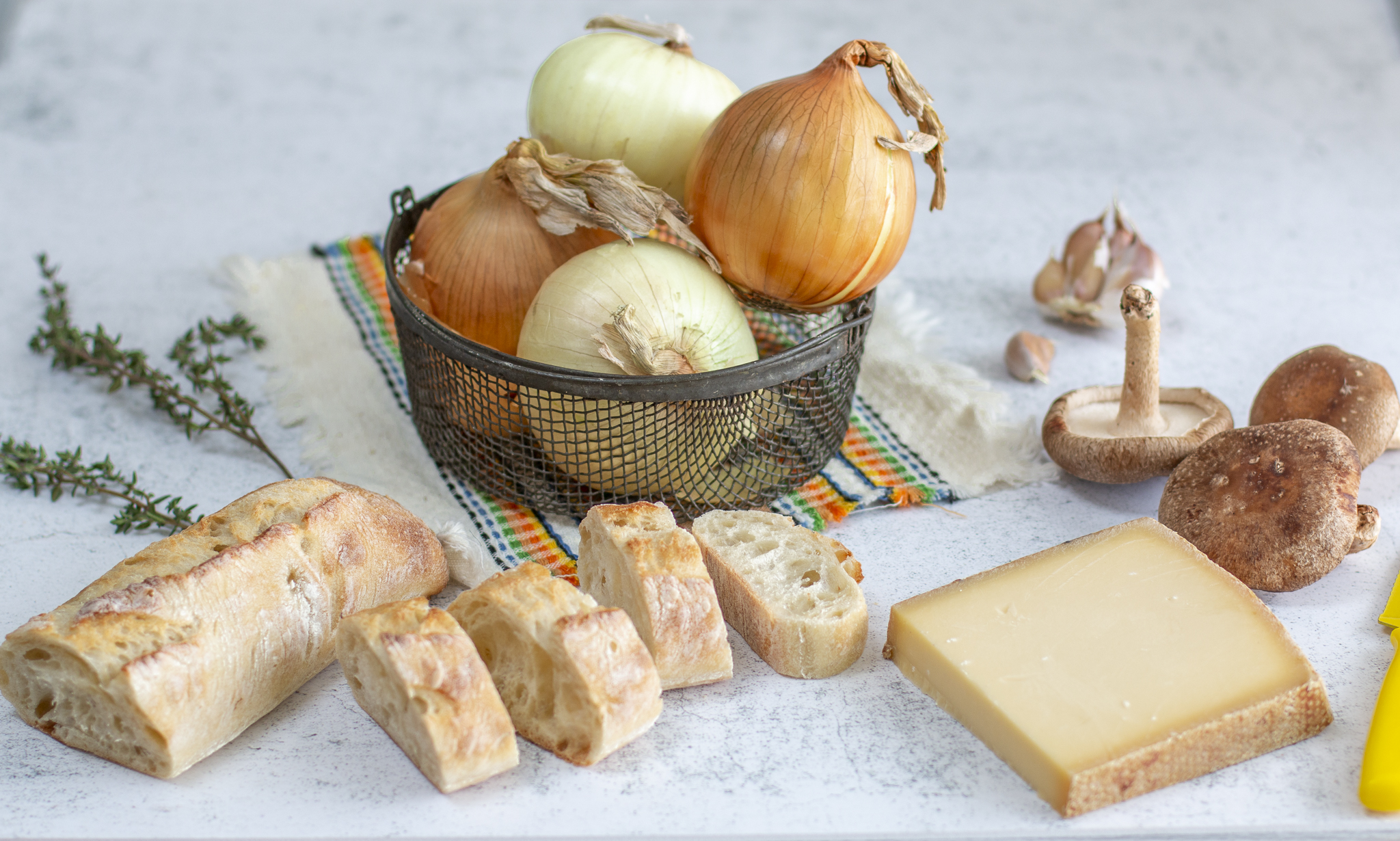 Base ingredients for the Fresh Onion Soup