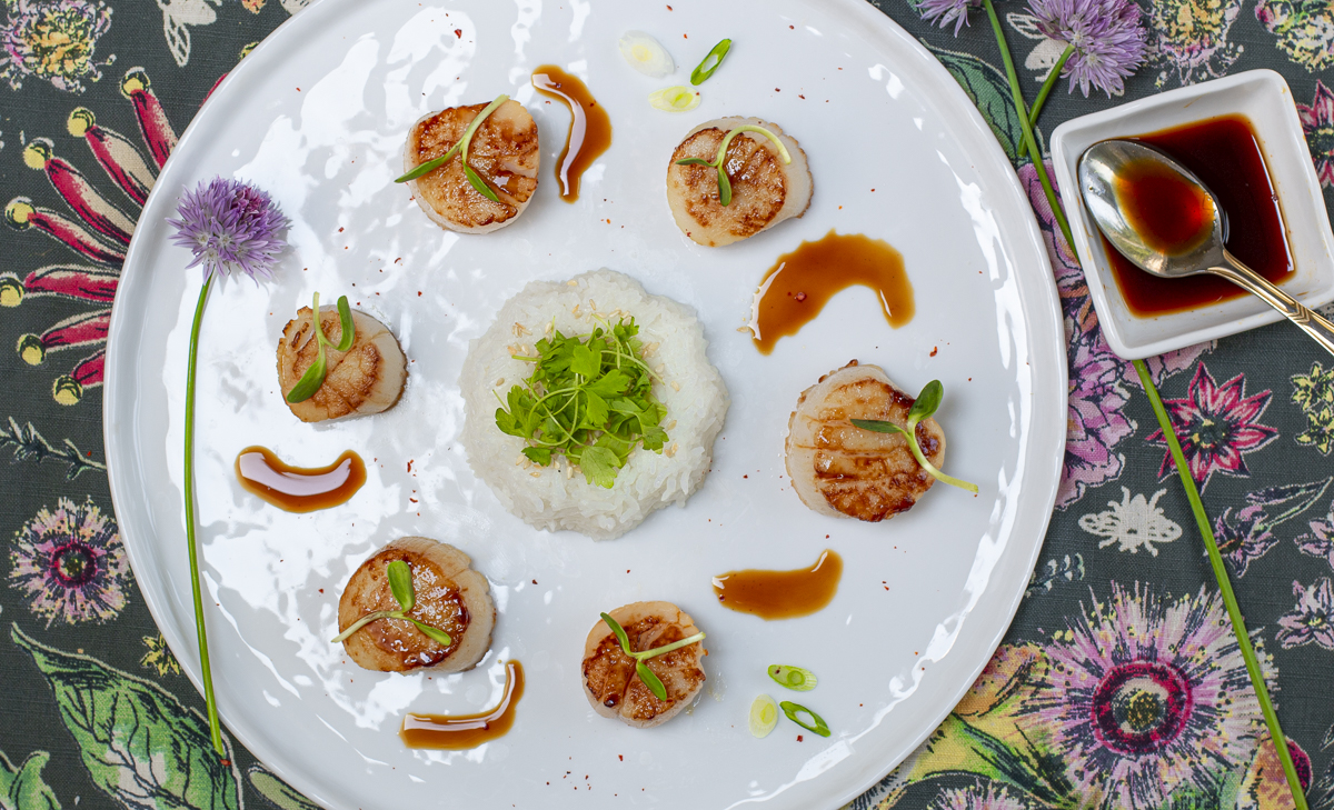 Seared Scallops with Karen's Zesty Ponzu Sauce and Steamed Rice 