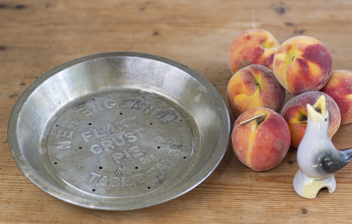 Vintage pie tin, peaches, pie bird 