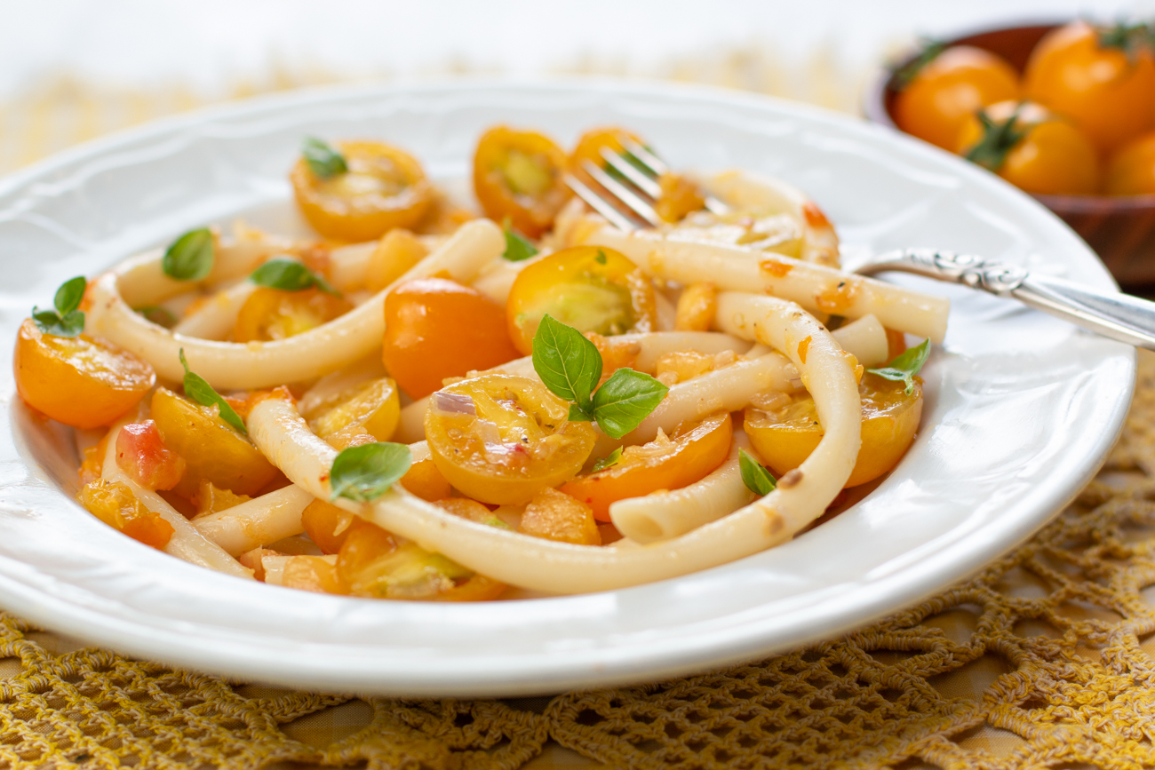 Perfect at room temperature - the sauce will taste great as it marinated with the noodles!