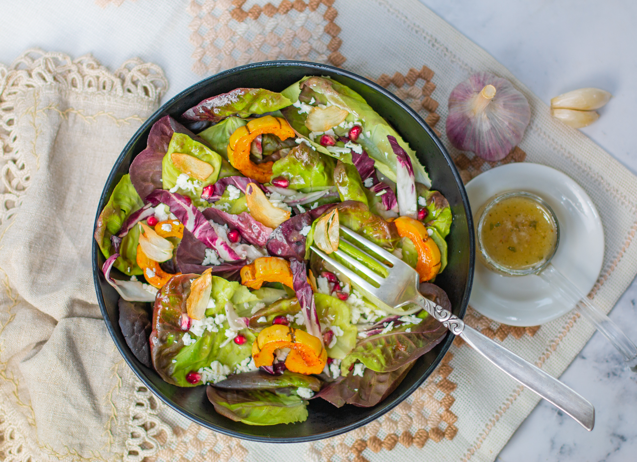 Garlic-Garlic- Vinaigrette with a Fall Salad 