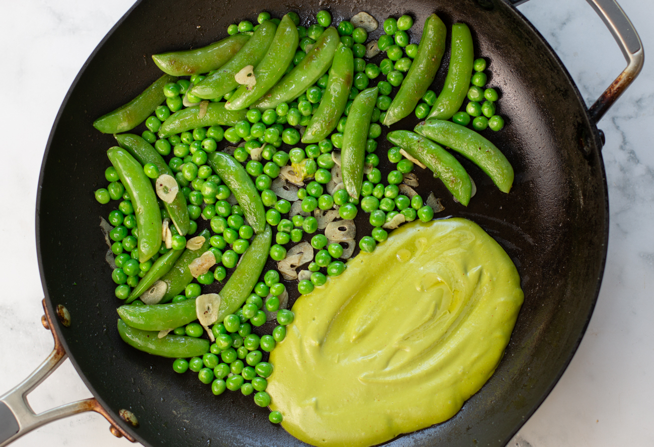 Add shelled English Peas, then the blender Vegan-Creamy Herbal Sauce