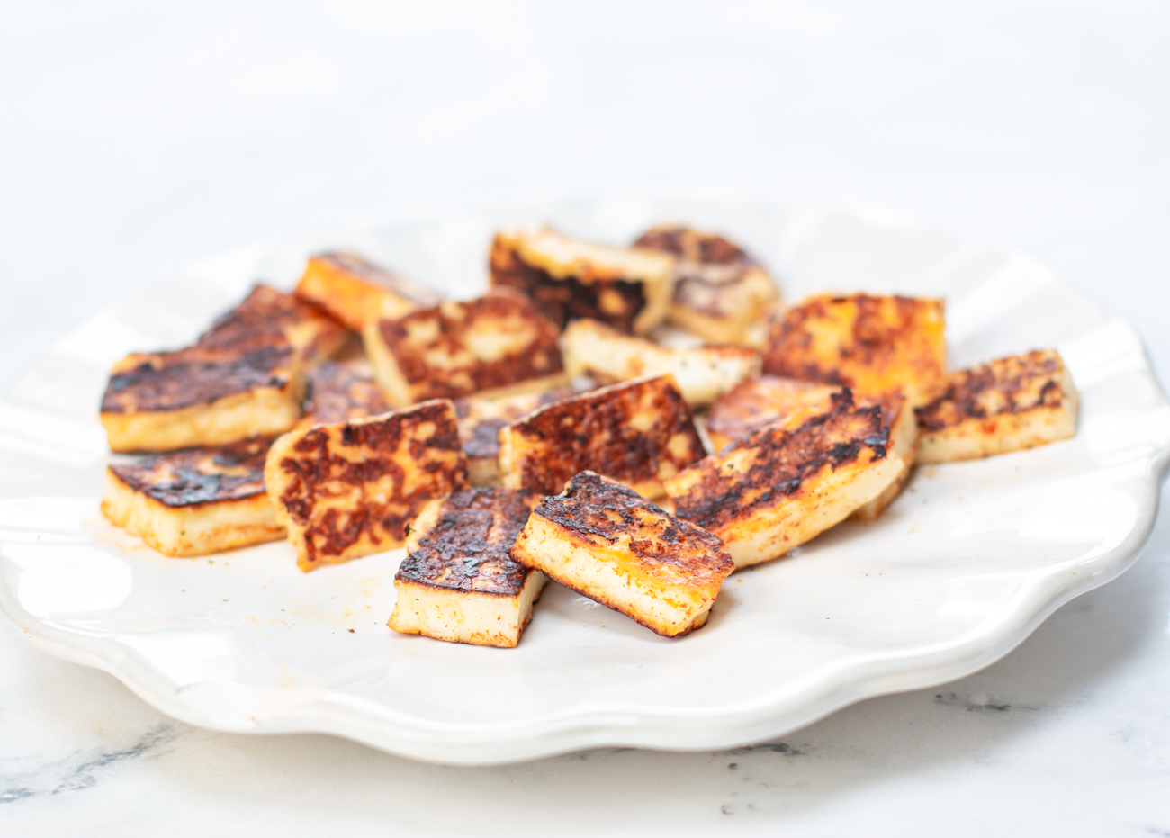 Seasoned and Grilled Halloumi Cheese 