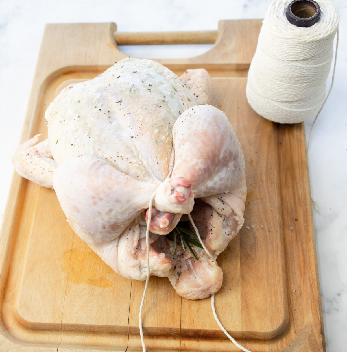 Perfect Roast Chicken with Vegetables and Two Heads Of Garlic