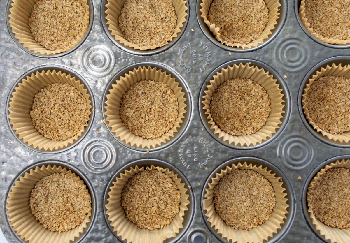 granola crust for Apple Butter Mini Cheesecakes... made with cottage cheese!
