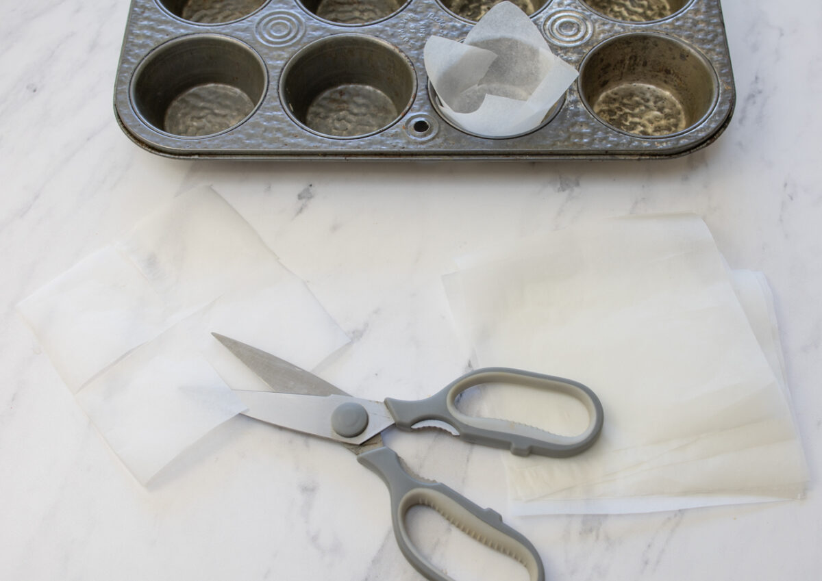 Making Tulip Parchment liners for Muffins