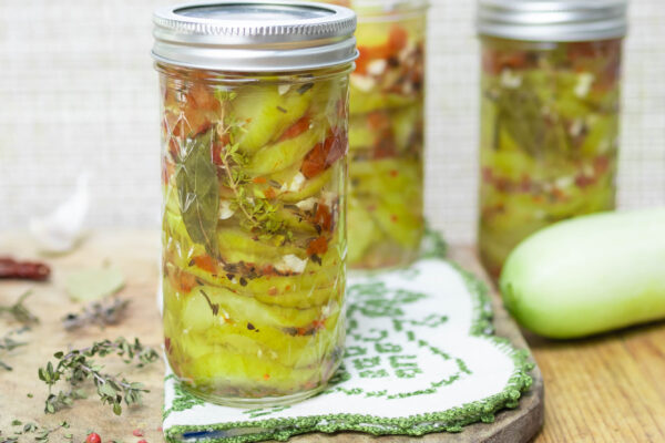 Fantastico Italian-Style Pickles with Herbs, Garlic and Sun-Dried Tomatoes